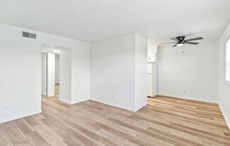 2 beds, 1 bath, 850 sqft, $999, Unit 4218-2