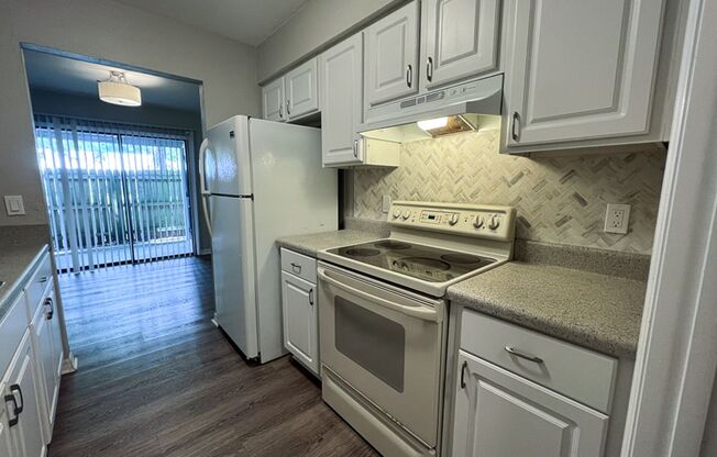 2 beds, 1 bath, 904 sqft, $1,250, Unit Unit A