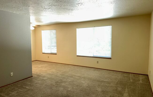 2 beds, 1 bath, 900 sqft, $1,429, Unit 85H