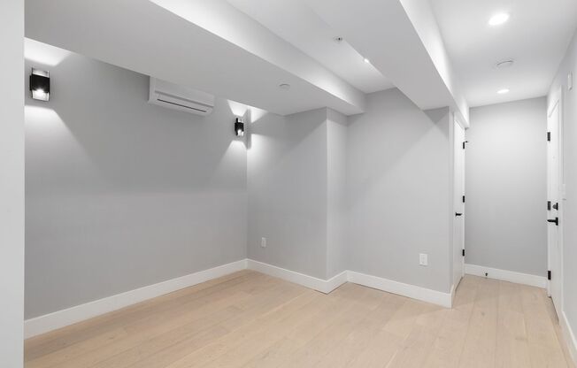 1 bed, 1 bath, 666 sqft, $2,395, Unit 001