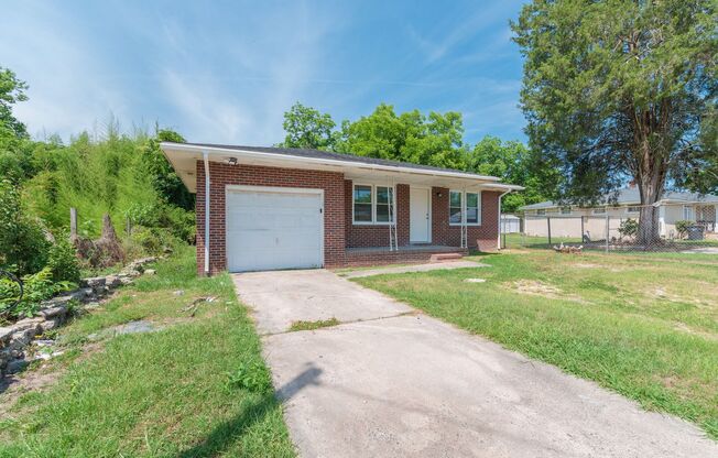 **Section 8 Welcome** $1,250 - Recently Updated 3 Bed/1.5 Bath Brick Home for Rent in South Turpin Hill Neighborhood