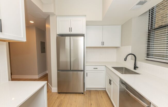 Renovated Units Blocks From The Lake and Downtown Evanston!