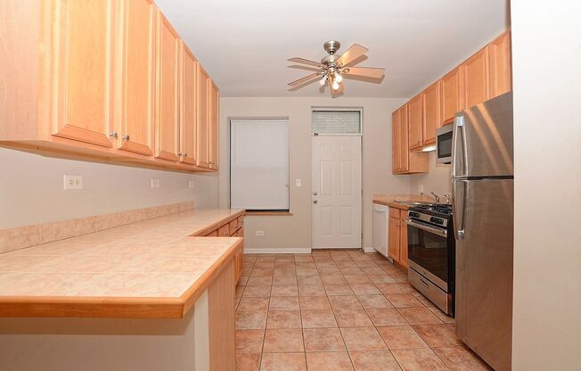 Beautiful 1Bed/1Bath in South Shore!