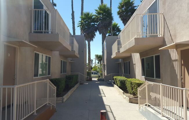 2 beds, 1 bath, $1,895, Unit 618F