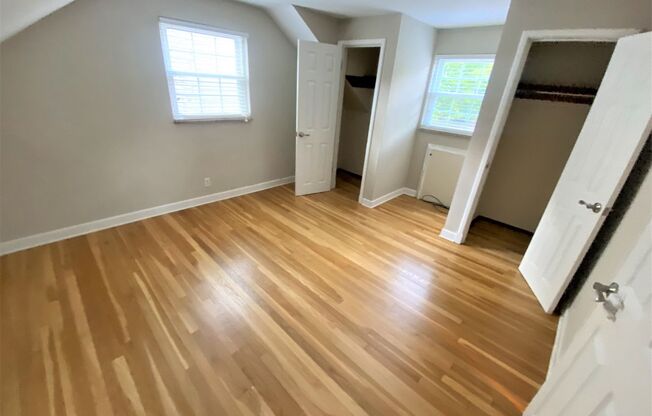 4 beds, 2.5 baths, $4,199