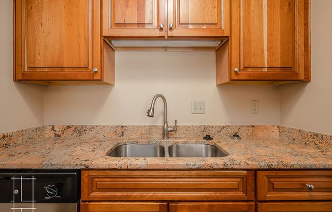 2 beds, 1.5 baths, $1,400, Unit 773 E Thurber Dr Apt. D