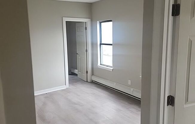 2 beds, 1 bath, 725 sqft, $1,600, Unit 1N