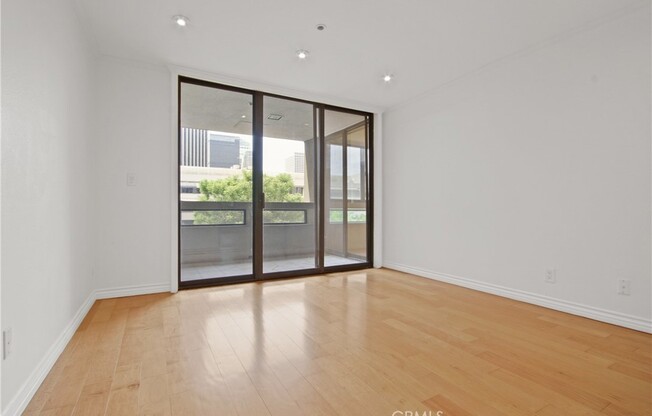 121 S Hope Street