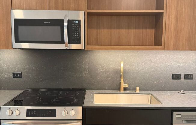 Studio, 1 bath, 362 sqft, $2,300, Unit 410