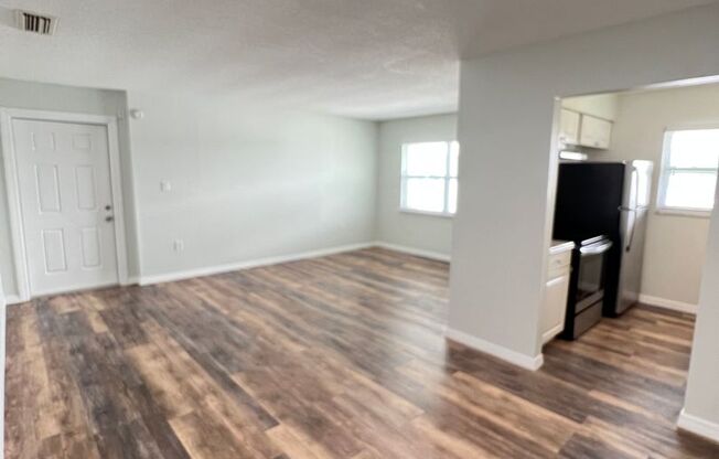 2 beds, 1.5 baths, 800 sqft, $1,700, Unit 210