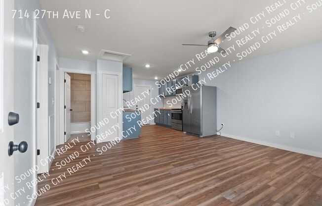 714 27 AVE N