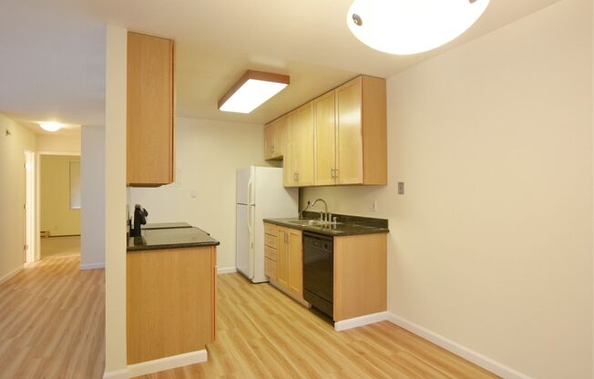 Updated 1 Bedroom 1 Bath Condo in Desirable Cypress Lakes Community!