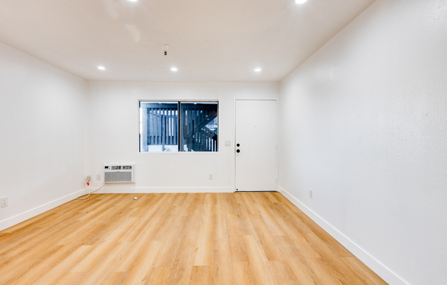 3296 FRANKLIN AVE
