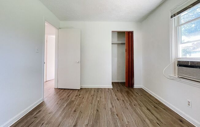 2 beds, 1 bath, $995