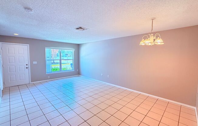 Gorgeous 4 Bed / 2.5 Bath POOL Home in Meadow Woods