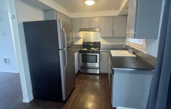 2 beds, 1 bath, 900 sqft, $1,695, Unit 3108-A