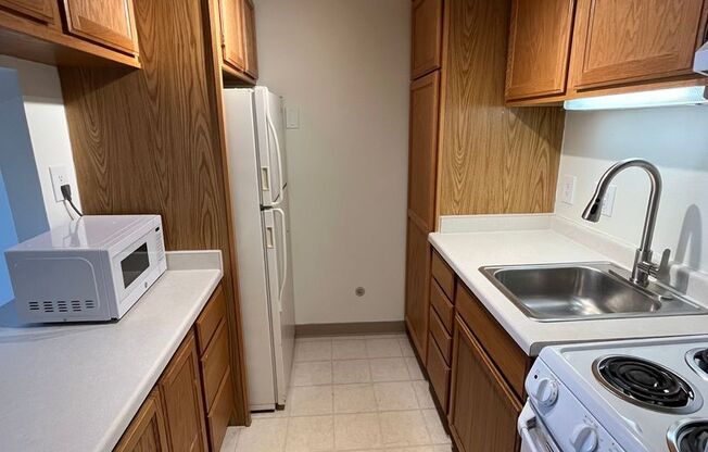 1 bed, 1 bath, 750 sqft, $995, Unit 331W