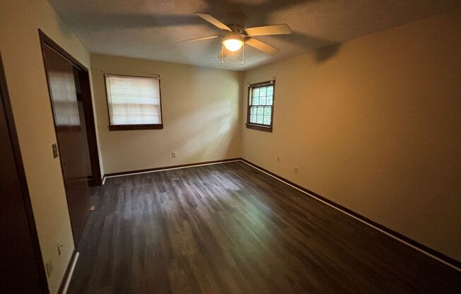 2 beds, 1 bath, $1,050