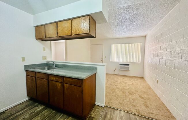 1 bed, 1 bath, 550 sqft, $650, Unit 5770-2208