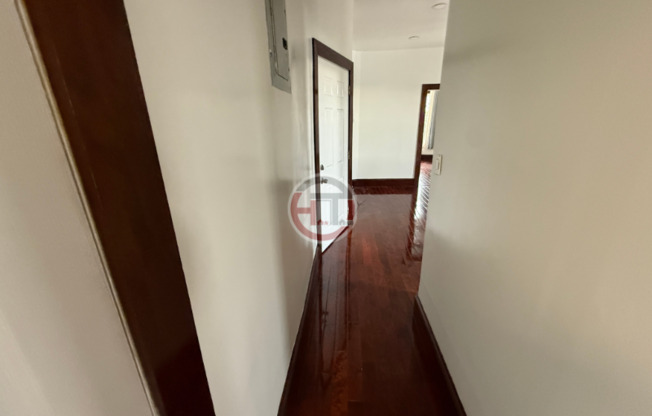 2401 E TREMONT
