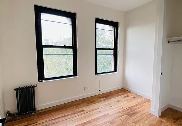 22 COVERT ST