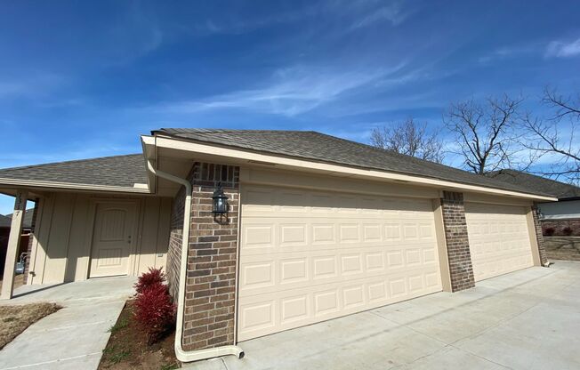 Newer 3 Bed 2 Bath Duplex in El Reno