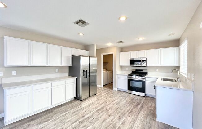 Wonderful 2-story single-family home with 4 bedrooms in SUMMERLIN SOUTH!