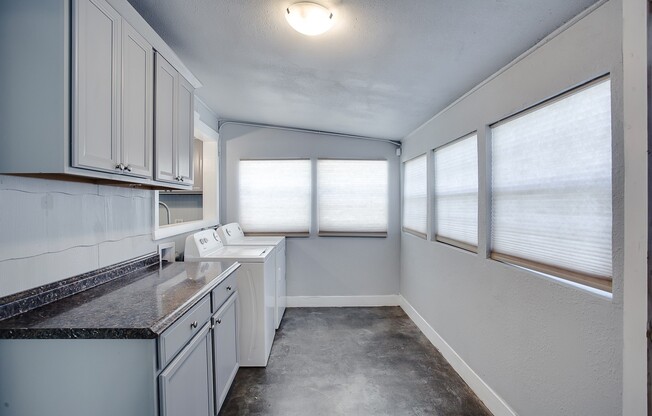 3 beds, 1 bath, $1,425