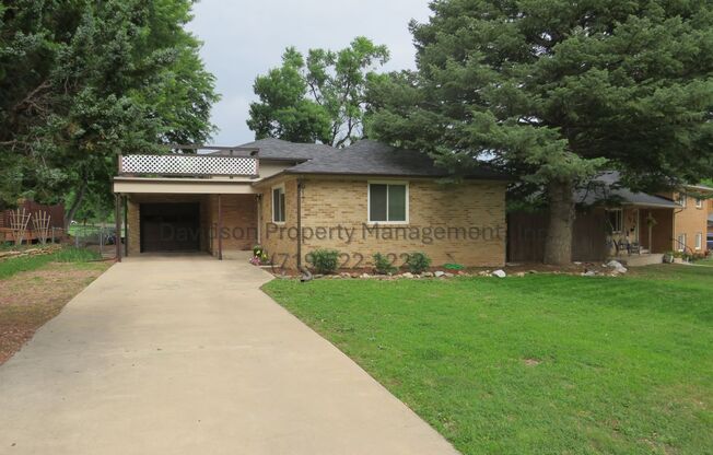 Beautiful Updated 4 Bedroom Near Garden of the Gods