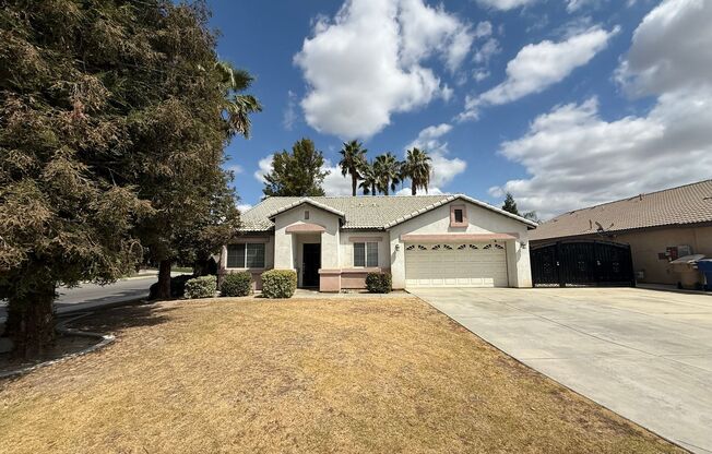 Spacious 4-Bedroom Home in Southwest Bakersfield