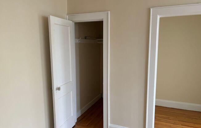 Studio, 1 bath, 421 sqft, $1,900, Unit 56
