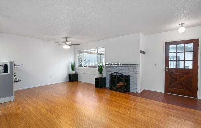 Charming 2-Bedroom Highland Hideaway - Fenced Patio!