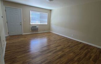 2 beds, 1 bath, 950 sqft, $2,000, Unit #6