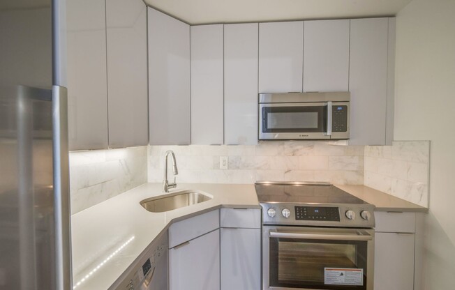 1 bed, 1 bath, $5,950, Unit 6J