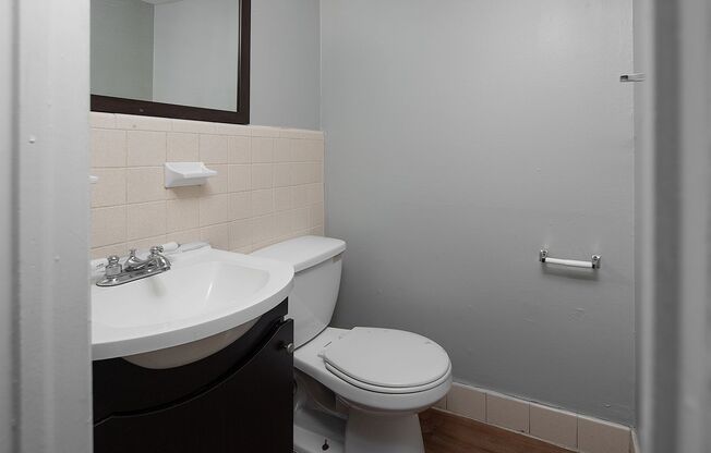 1 bed, 1 bath, 650 sqft, $975, Unit 3823-5