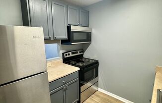 2 beds, 1 bath, 758 sqft, $895, Unit 6