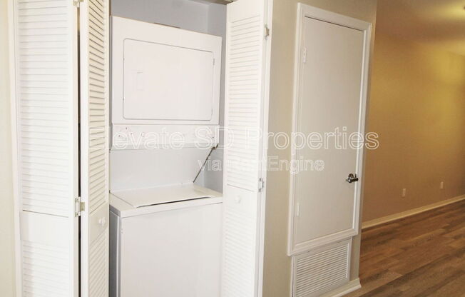 2 beds, 2 baths, 1,047 sqft, $2,895, Unit 412