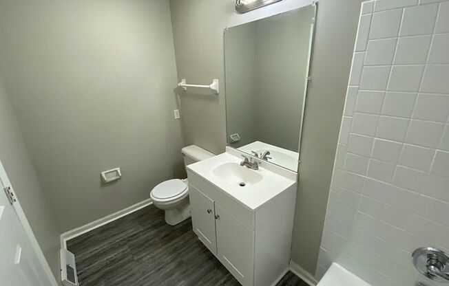 2 Bedroom Duplex in Popular Lexington Location!!!