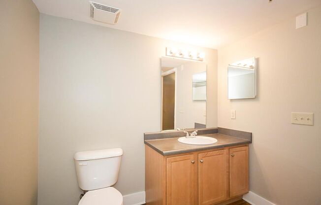 1 bed, 1 bath, 1,012 sqft, $1,416, Unit 3301-303