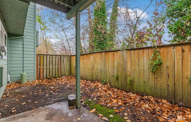 2 beds, 1 bath, 850 sqft, $1,600, Unit 37