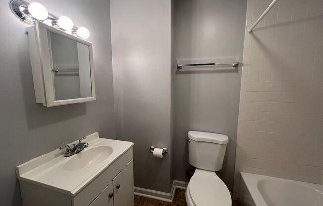 1 bed, 1 bath, 600 sqft, $1,449, Unit 5703 Hobart St. #04