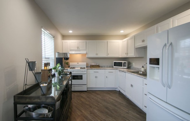 This is a photo of the kitchen in the resident clubhouse at Compton Lake Apartments in Mt. Healthy, OH.