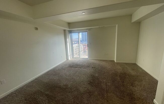 2 beds, 2.5 baths, $2,000, Unit Unit 706