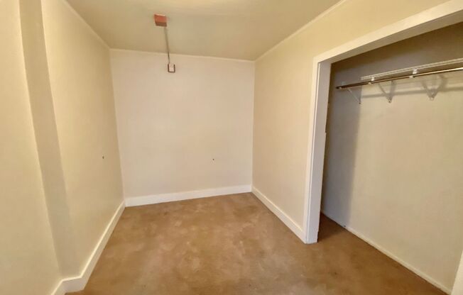 Studio, 1 bath, 425 sqft, $1,395, Unit 52