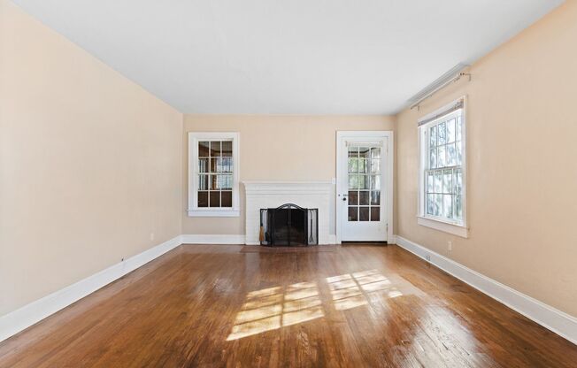 Location location location! This 2 bedroom 1 bath home is convenient to everything!