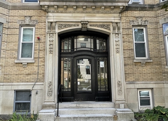 2 beds, 1 bath, 821 sqft, $3,500, Unit 7