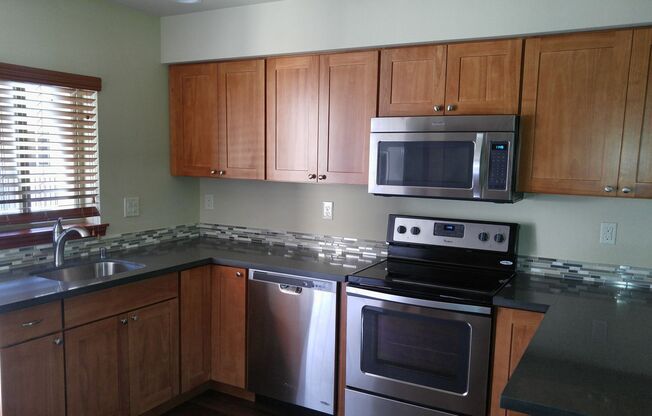 Studio, 1 bath, 464 sqft, $1,350, Unit 304