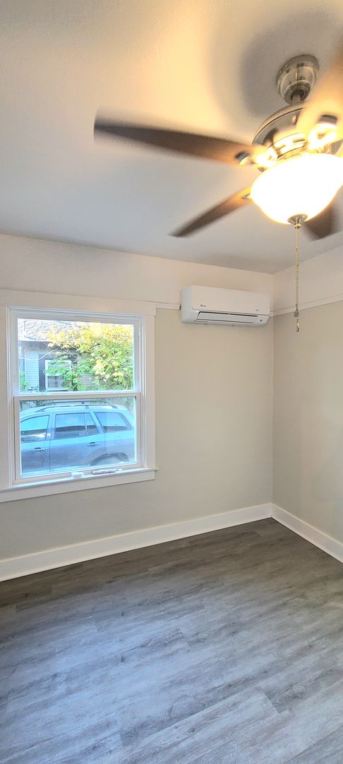 2 beds, 1 bath, $2,195