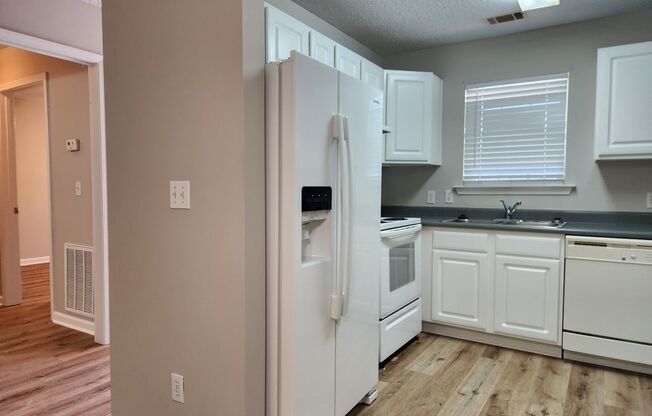 Updated 2 Bedroom 2 Bath Condo in Gated Community in Southside Savannah!
