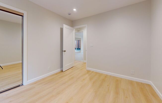 3 beds, 2 baths, $5,650, Unit 242 Elwood #2